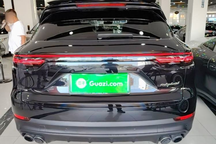 Used Porsche Cayenne E-Hybrid 2019 Cayenne E-Hybrid 2.0T Rear