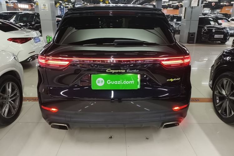 Used Porsche Cayenne E-Hybrid 2019 Cayenne E-Hybrid 2.0T Rear