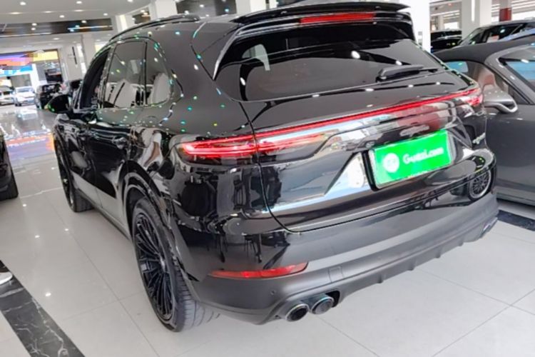 Used Porsche Cayenne E-Hybrid 2019 Cayenne E-Hybrid 2.0T Rear Left 45 Deg