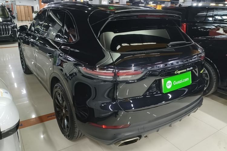 Used Porsche Cayenne E-Hybrid 2019 Cayenne E-Hybrid 2.0T Rear Left 45 Deg