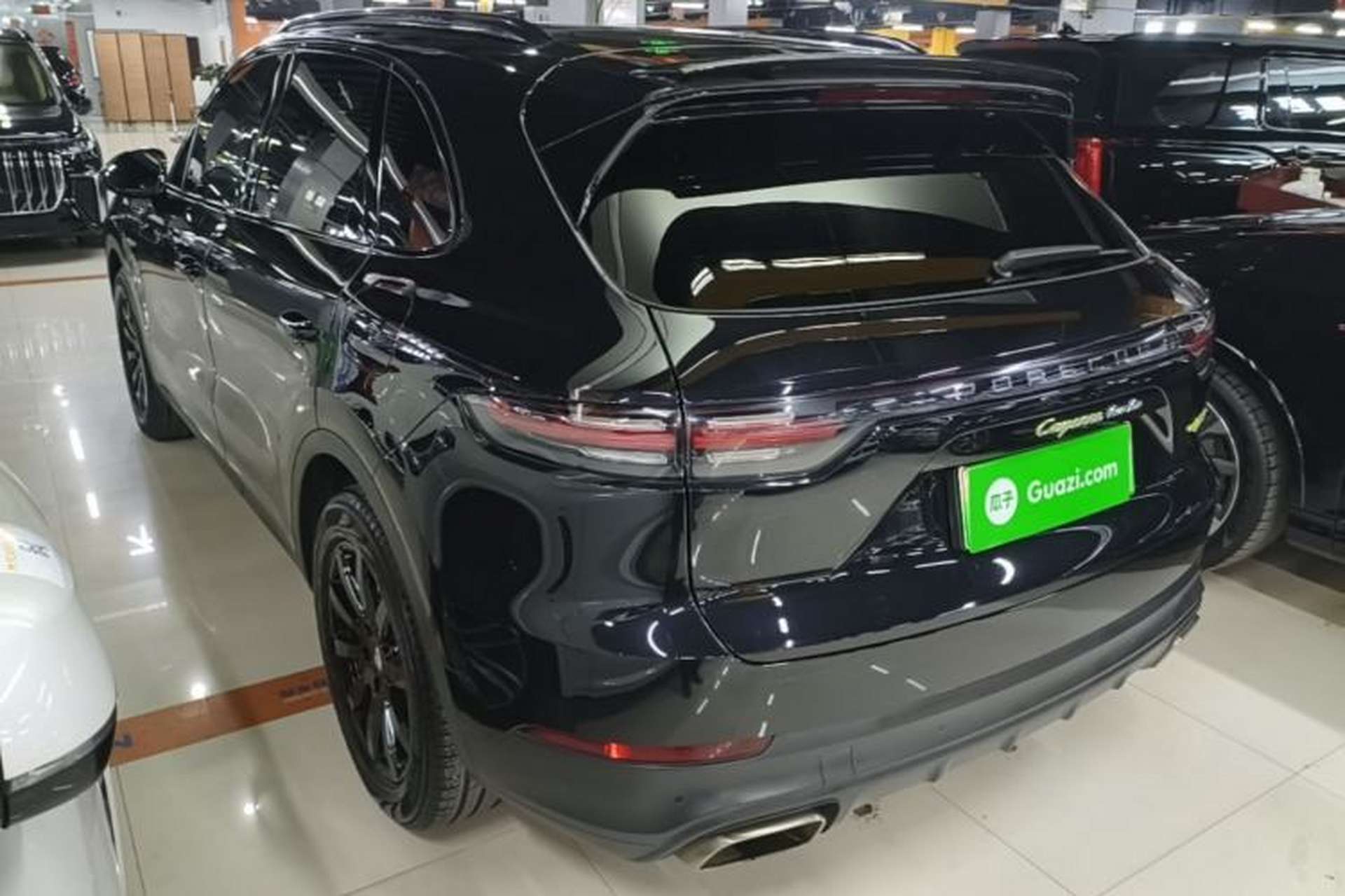 Used Porsche Cayenne E-Hybrid 2019 Cayenne E-Hybrid 2.0T Rear Left 45 Deg