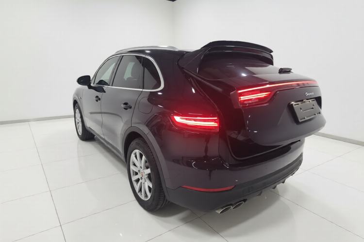 Used Porsche Cayenne E-Hybrid 2019 Cayenne E-Hybrid 2.0T Rear Left 45 Deg