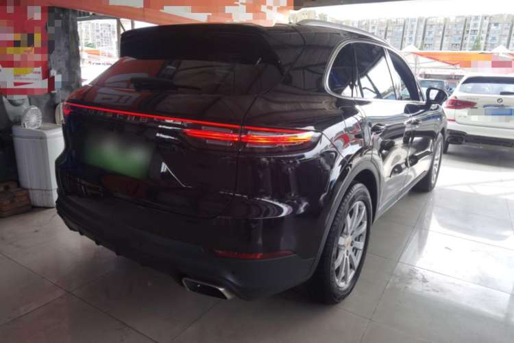 Used Porsche Cayenne E-Hybrid 2019 Cayenne E-Hybrid 2.0T Rear Right 45 Deg