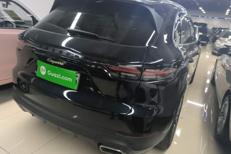 Used Porsche Cayenne E-Hybrid 2019 Cayenne E-Hybrid 2.0T Rear Right 45 Deg