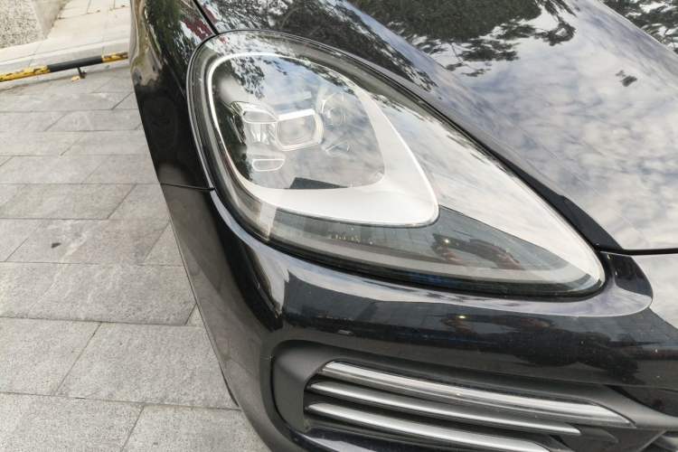 Used Porsche Cayenne E-Hybrid 2019 Cayenne E-Hybrid 2.0T Right Front Headlight