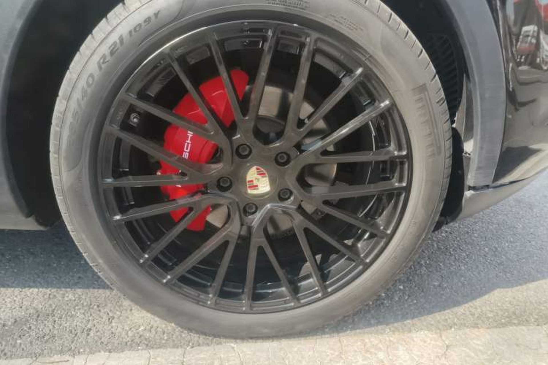 Used Porsche Cayenne E-Hybrid 2019 Cayenne E-Hybrid 2.0T Right Front Wheel Hub