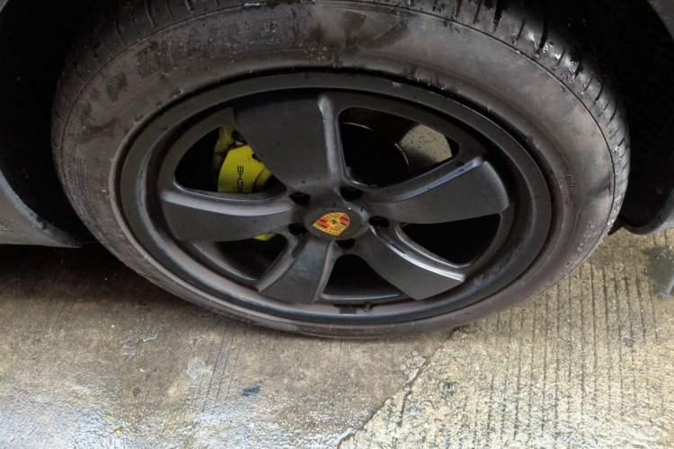 Used Porsche Cayenne E-Hybrid 2019 Cayenne E-Hybrid 2.0T Right Front Wheel Hub