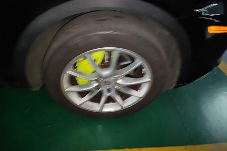 Used Porsche Cayenne E-Hybrid  Right Front Wheel Hub