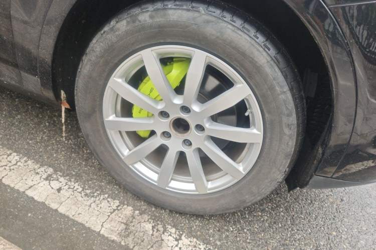 Used Porsche Cayenne E-Hybrid 2019 Cayenne E-Hybrid 2.0T Right Front Wheel Hub