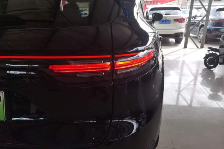 Used Porsche Cayenne E-Hybrid 2019 Cayenne E-Hybrid 2.0T Right Rear Taillight