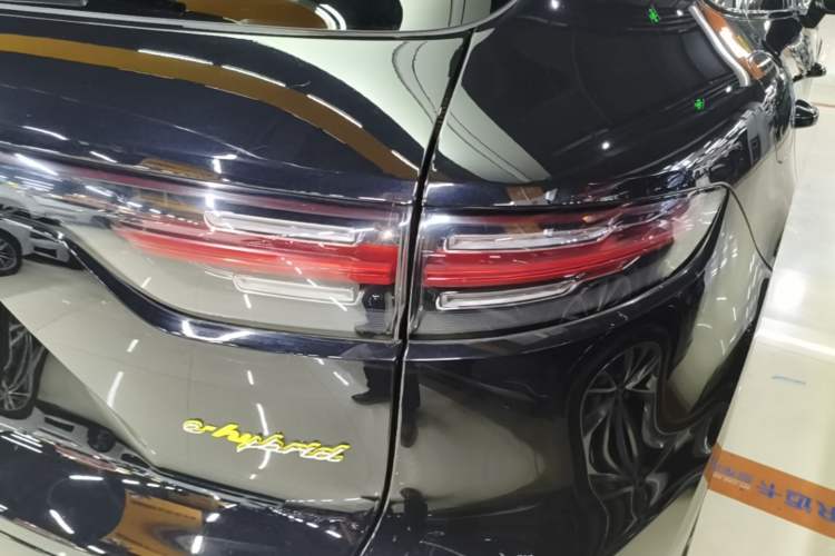 Used Porsche Cayenne E-Hybrid 2019 Cayenne E-Hybrid 2.0T Right Rear Taillight