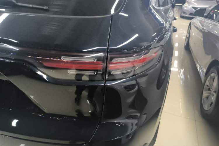 Used Porsche Cayenne E-Hybrid 2019 Cayenne E-Hybrid 2.0T Right Rear Taillight