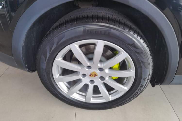 Used Porsche Cayenne E-Hybrid 2019 Cayenne E-Hybrid 2.0T Right Rear Wheel Hub
