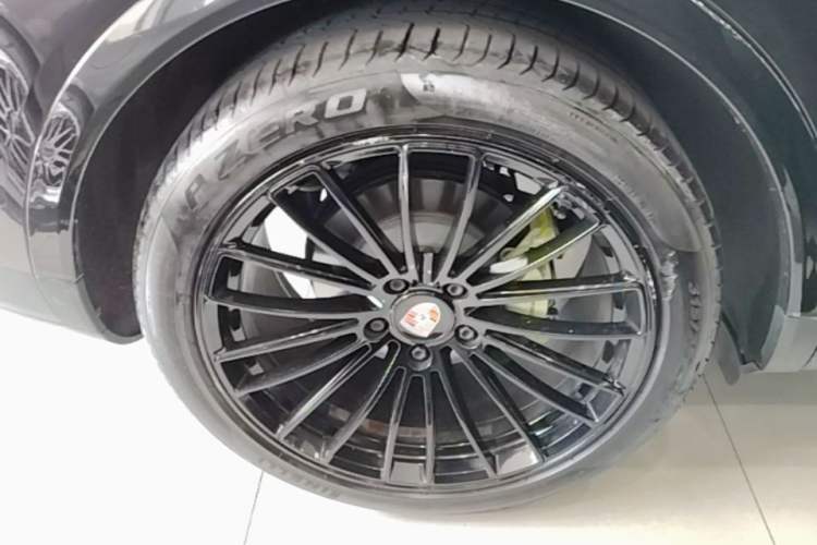 Used Porsche Cayenne E-Hybrid 2019 Cayenne E-Hybrid 2.0T Right Rear Wheel Hub