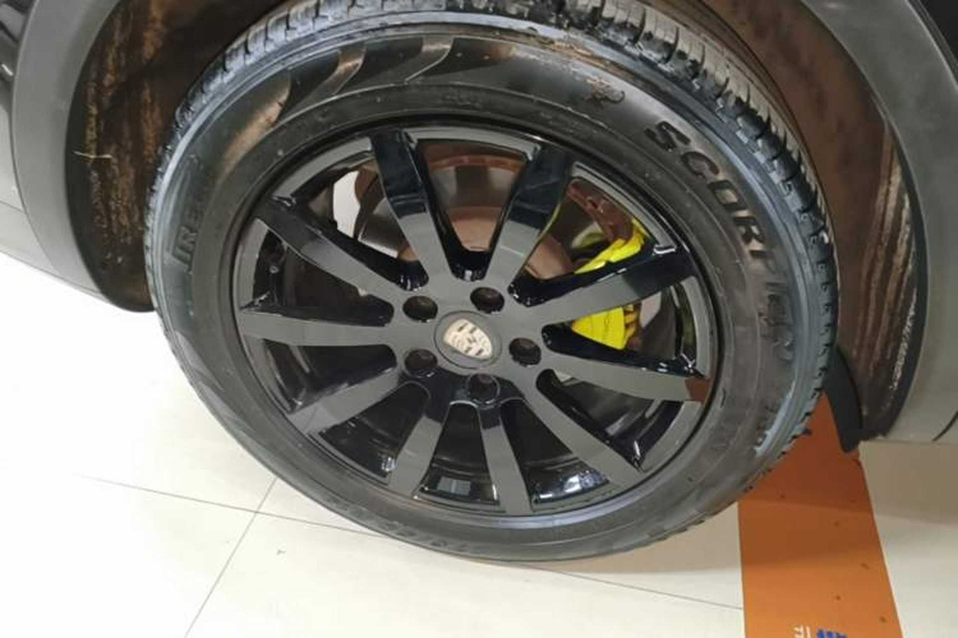 Used Porsche Cayenne E-Hybrid 2019 Cayenne E-Hybrid 2.0T Right Rear Wheel Hub