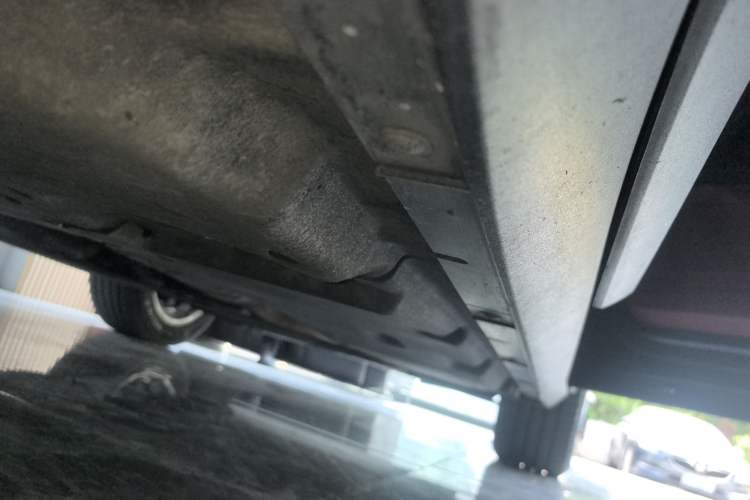 Used Porsche Cayenne E-Hybrid 2019 Cayenne E-Hybrid 2.0T Right Side Sill