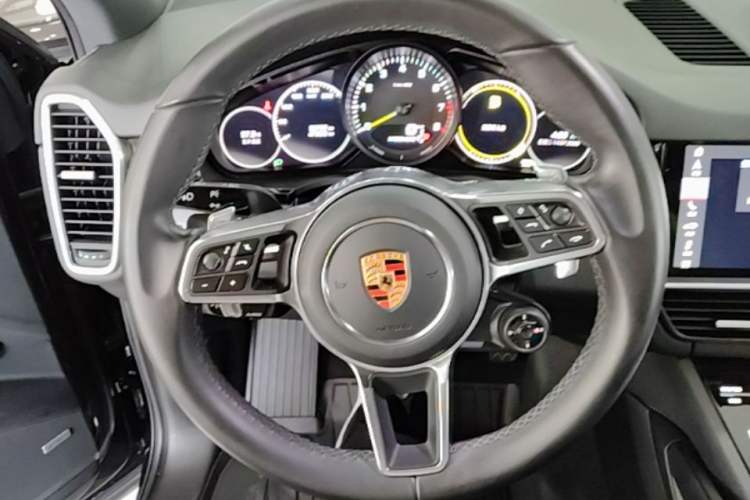 Used Porsche Cayenne E-Hybrid 2019 Cayenne E-Hybrid 2.0T Steering Wheel