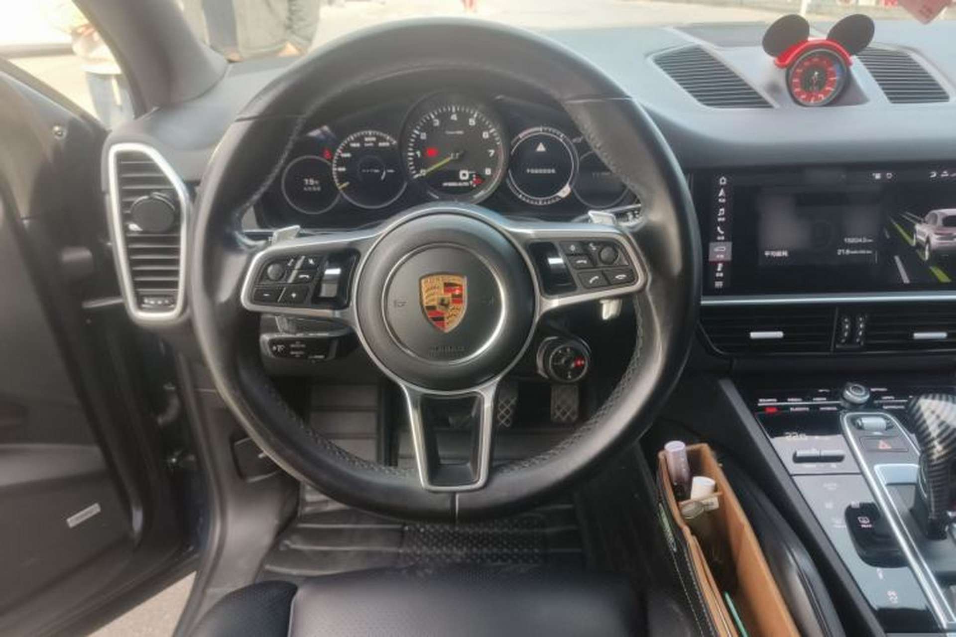 Used Porsche Cayenne E-Hybrid 2019 Cayenne E-Hybrid 2.0T Steering Wheel