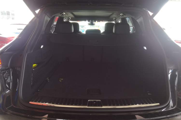 Used Porsche Cayenne E-Hybrid 2019 Cayenne E-Hybrid 2.0T Trunk