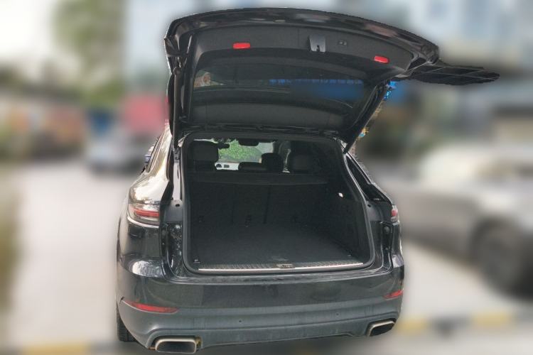 Used Porsche Cayenne E-Hybrid 2019 Cayenne E-Hybrid 2.0T Trunk