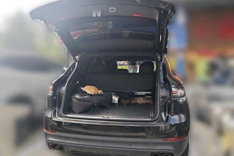 Used Porsche Cayenne E-Hybrid 2019 Cayenne E-Hybrid 2.0T Trunk