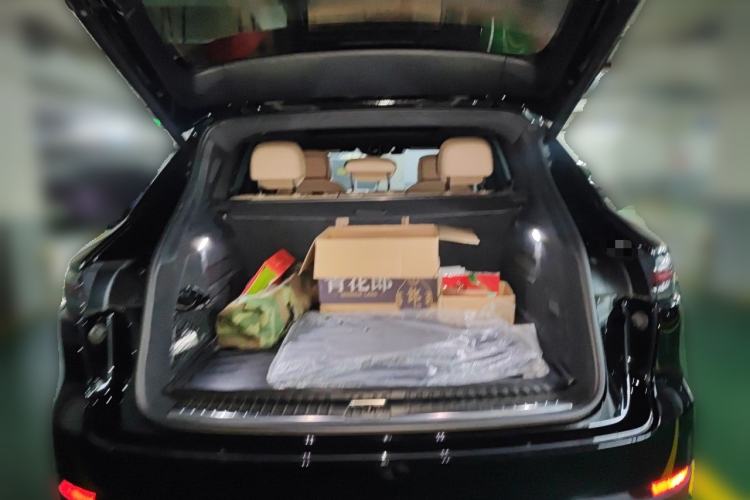 Used Porsche Cayenne E-Hybrid  Trunk