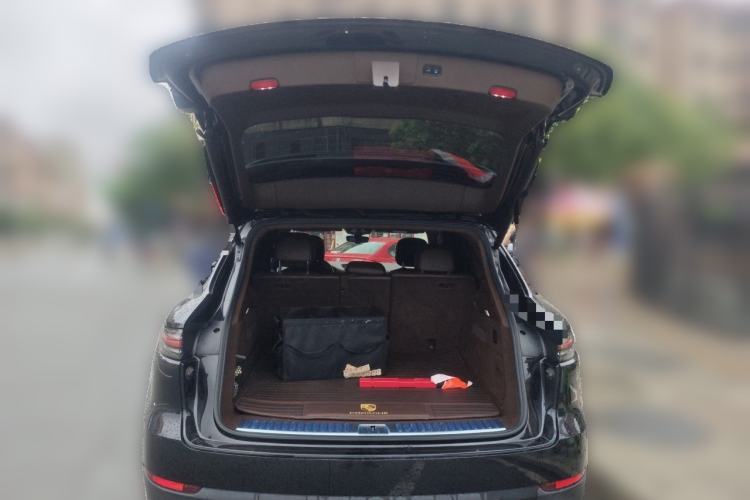 Used Porsche Cayenne E-Hybrid 2019 Cayenne E-Hybrid 2.0T Trunk