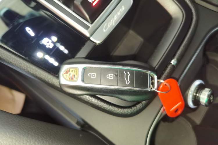 Used Porsche Cayenne E-Hybrid 2019 Cayenne E-Hybrid 2.0T Vehicle Key
