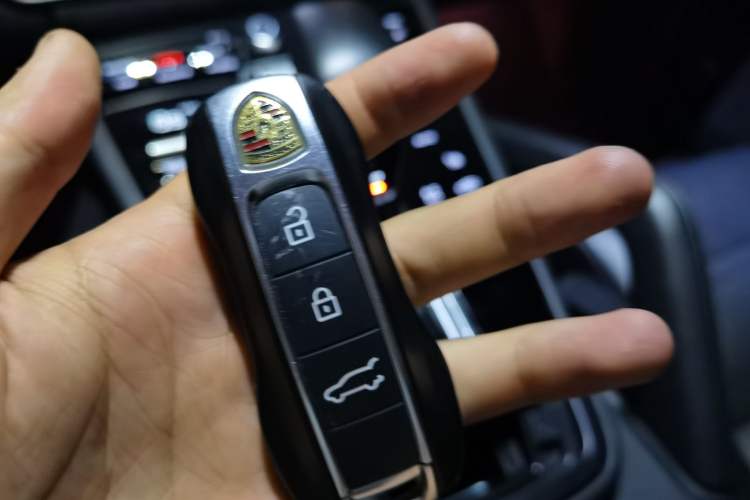 Used Porsche Cayenne E-Hybrid 2019 Cayenne E-Hybrid 2.0T Vehicle Key