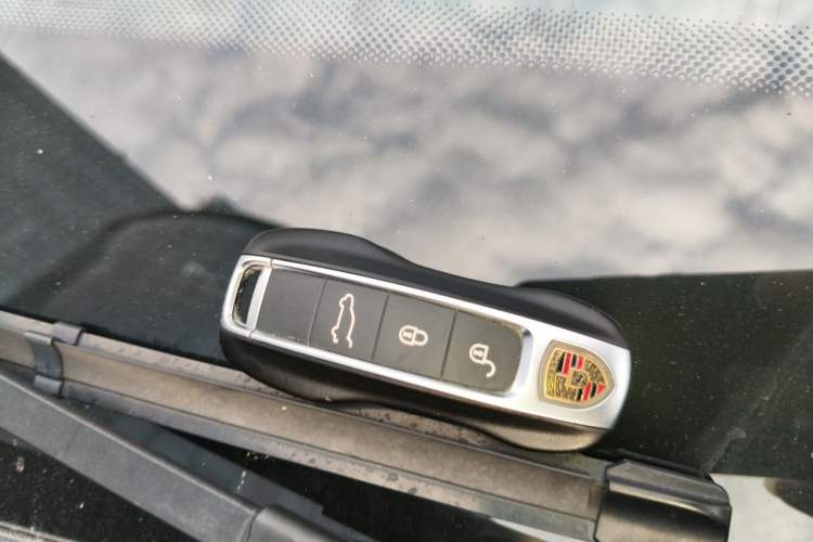 Used Porsche Cayenne E-Hybrid 2019 Cayenne E-Hybrid 2.0T Vehicle Key