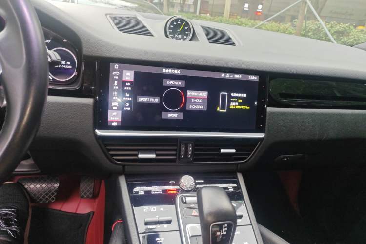 Used Porsche Cayenne E-Hybrid 2019 Cayenne E-Hybrid 2.0T Audio And AC Panel