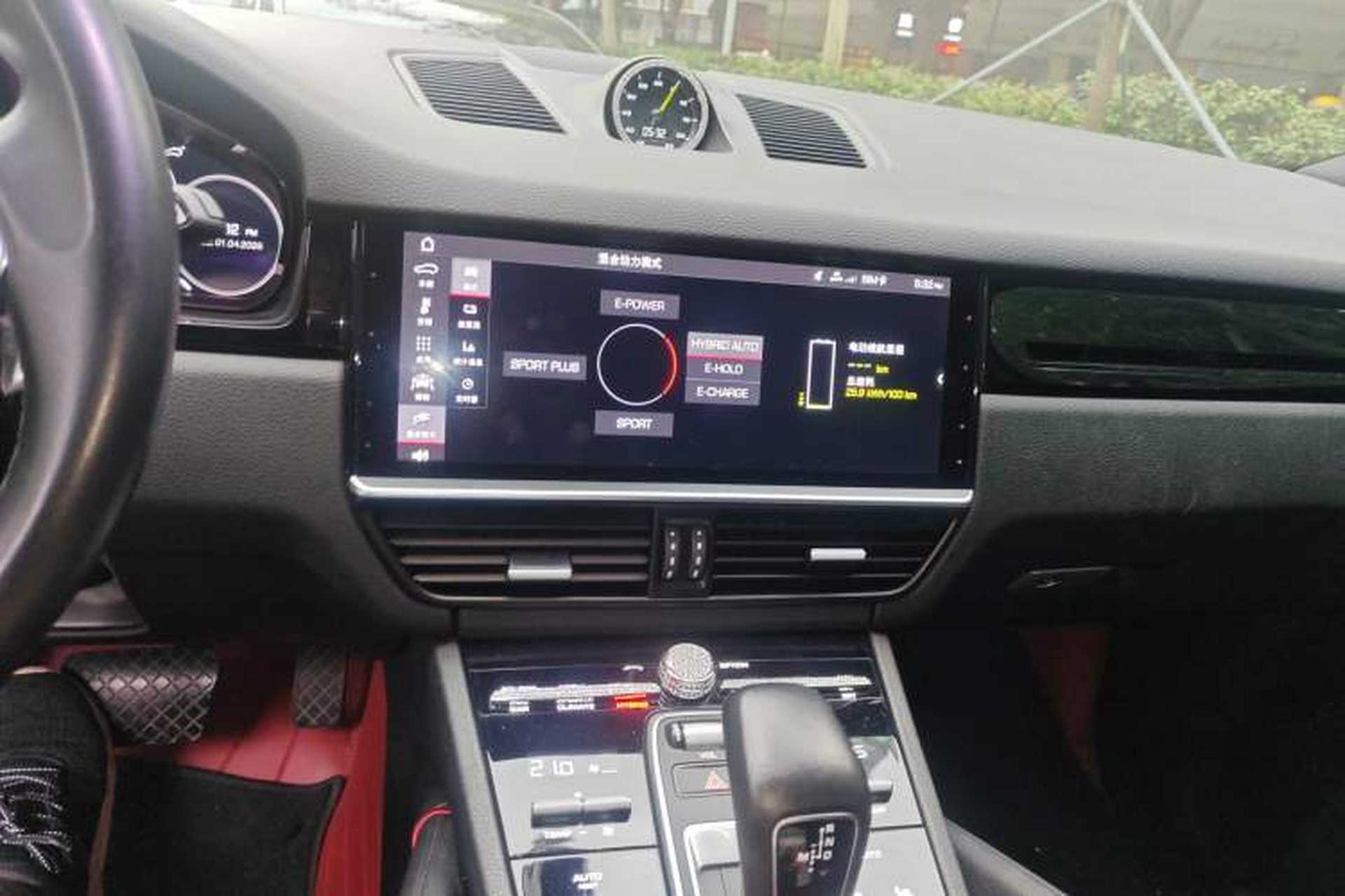 Used Porsche Cayenne E-Hybrid 2019 Cayenne E-Hybrid 2.0T Audio And AC Panel