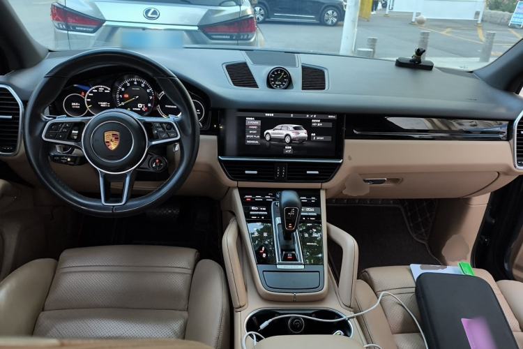 Used Porsche Cayenne E-Hybrid 2019 Cayenne E-Hybrid 2.0T Center Console