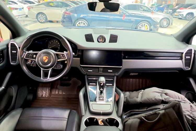 Used Porsche Cayenne E-Hybrid 2019 Cayenne E-Hybrid 2.0T Center Console