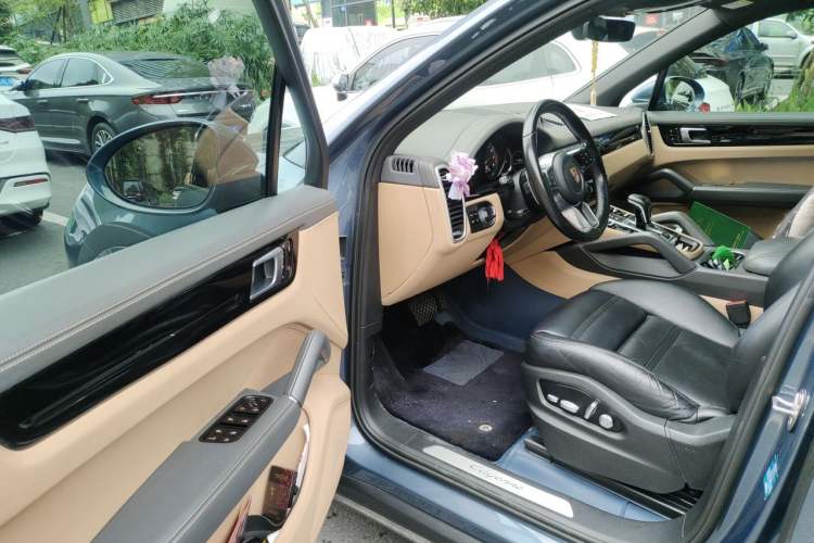 Used Porsche Cayenne E-Hybrid 2019 Cayenne E-Hybrid 2.0T Driver Seat