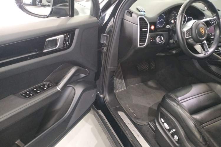 Used Porsche Cayenne E-Hybrid 2019 Cayenne E-Hybrid 2.0T Driver Seat