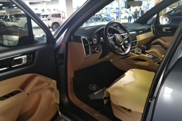 Used Porsche Cayenne E-Hybrid 2019 Cayenne E-Hybrid 2.0T Driver Seat