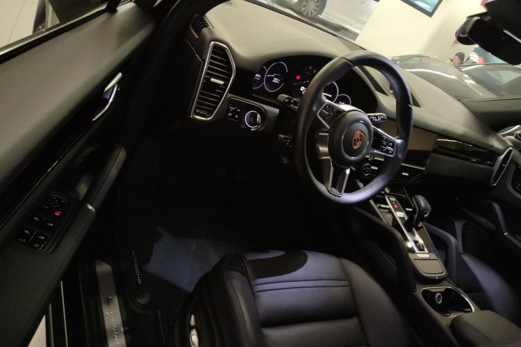 Used Porsche Cayenne E-Hybrid 2019 Cayenne E-Hybrid 2.0T Driver Seat