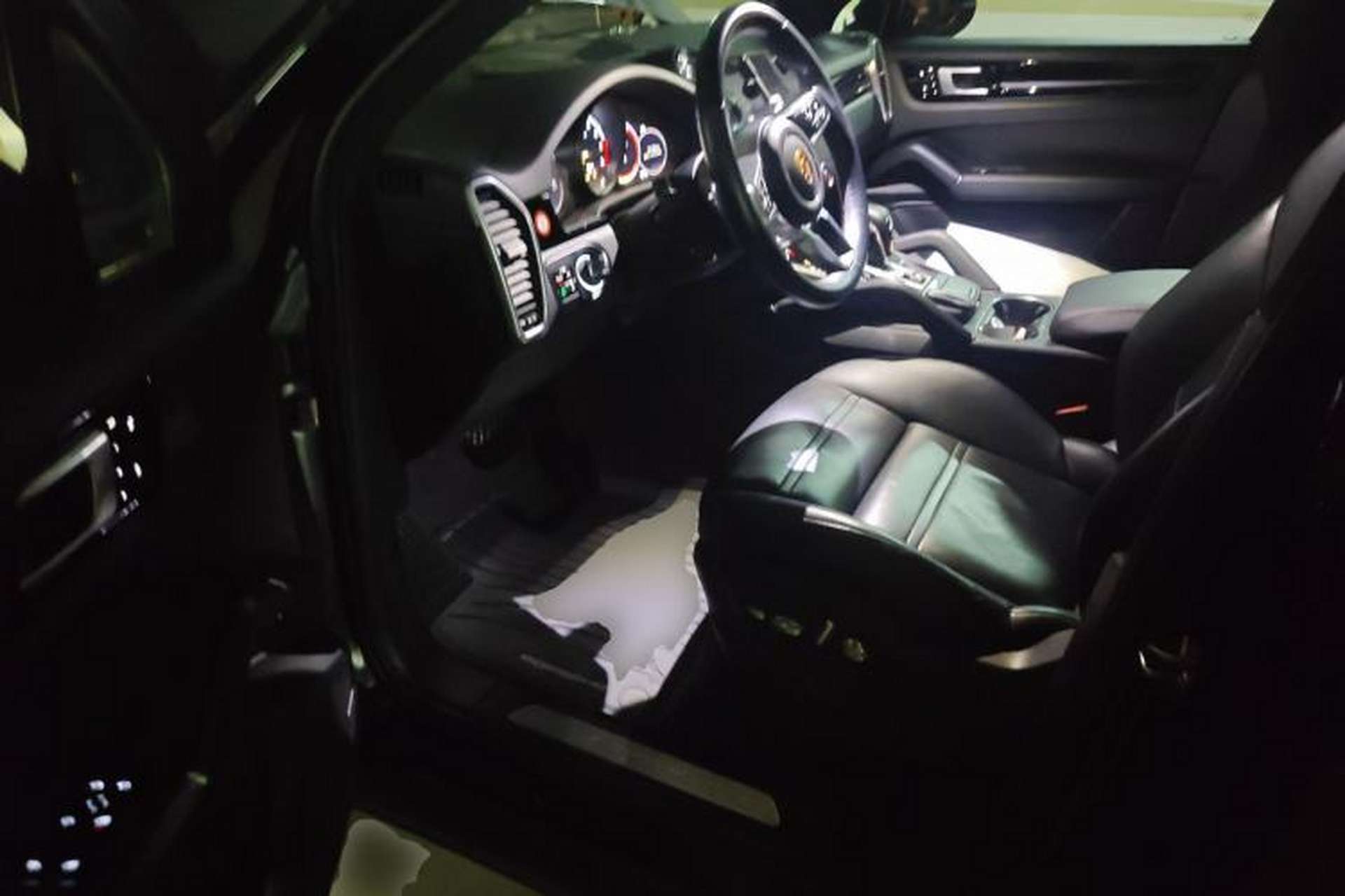 Used Porsche Cayenne E-Hybrid 2019 Cayenne E-Hybrid 2.0T Driver Seat