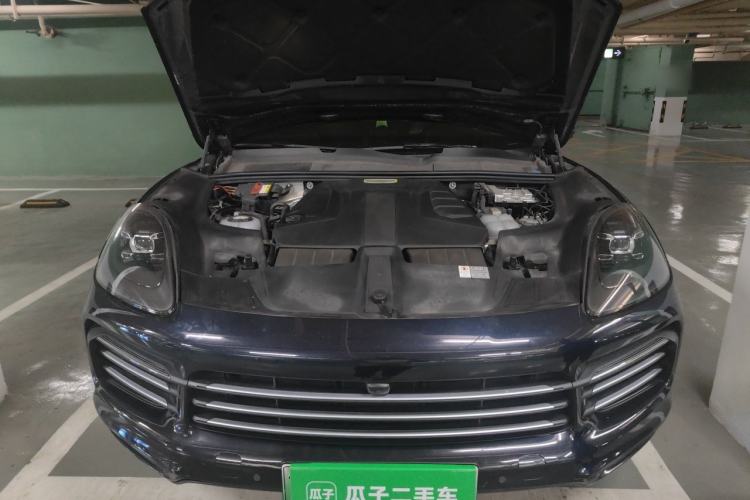 Used Porsche Cayenne E-Hybrid 2019 Cayenne E-Hybrid 2.0T Engine Bay