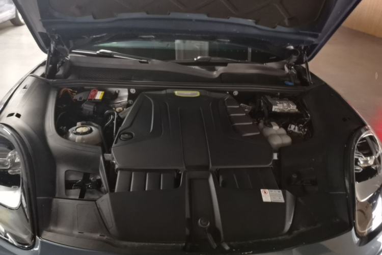 Used Porsche Cayenne E-Hybrid 2019 Cayenne E-Hybrid 2.0T Engine Bay