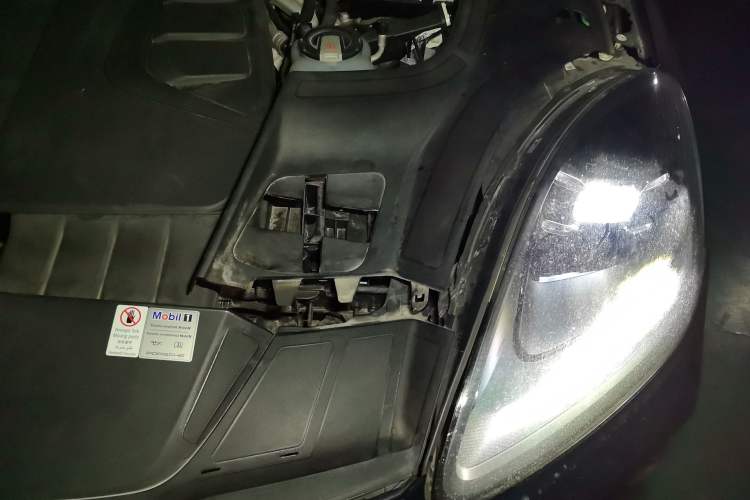 Used Porsche Cayenne E-Hybrid 2019 Cayenne E-Hybrid 2.0T Engine Bay Left