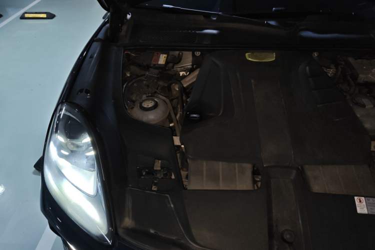 Used Porsche Cayenne E-Hybrid 2019 Cayenne E-Hybrid 2.0T Engine Bay Right