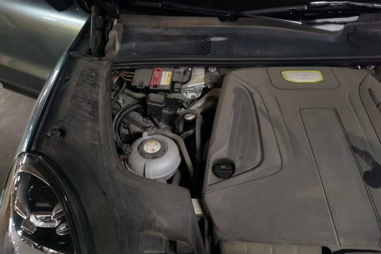 Used Porsche Cayenne E-Hybrid 2019 Cayenne E-Hybrid 2.0T Engine Bay Right