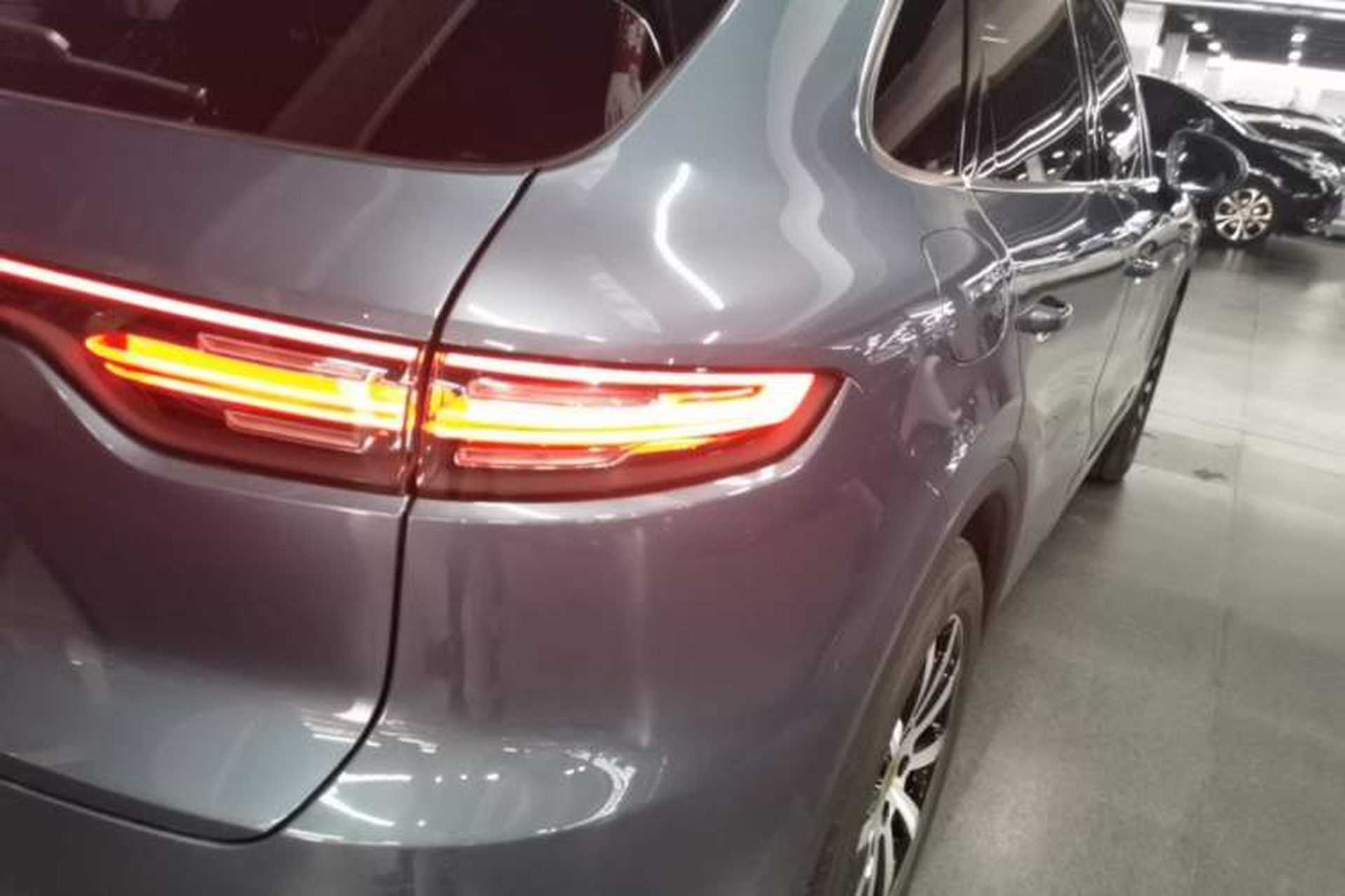 Used Porsche Cayenne E-Hybrid 2019 Cayenne E-Hybrid 2.0T Exterior 3