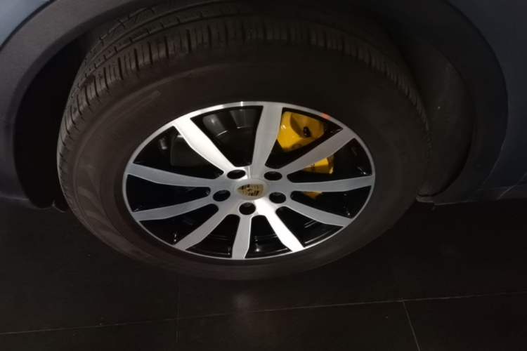 Used Porsche Cayenne E-Hybrid 2019 Cayenne E-Hybrid 2.0T Exterior 4