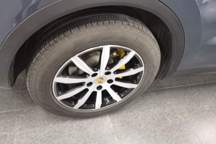 Used Porsche Cayenne E-Hybrid 2019 Cayenne E-Hybrid 2.0T Exterior 5