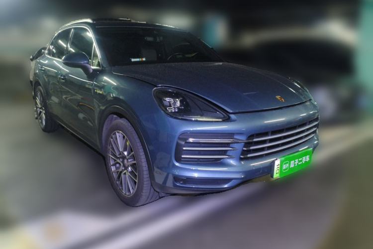 Used Porsche Cayenne E-Hybrid 2019 Cayenne E-Hybrid 2.0T Front Right 45 Deg