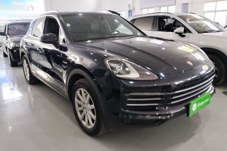 Used Porsche Cayenne E-Hybrid 2019 Cayenne E-Hybrid 2.0T Front Right 45 Deg