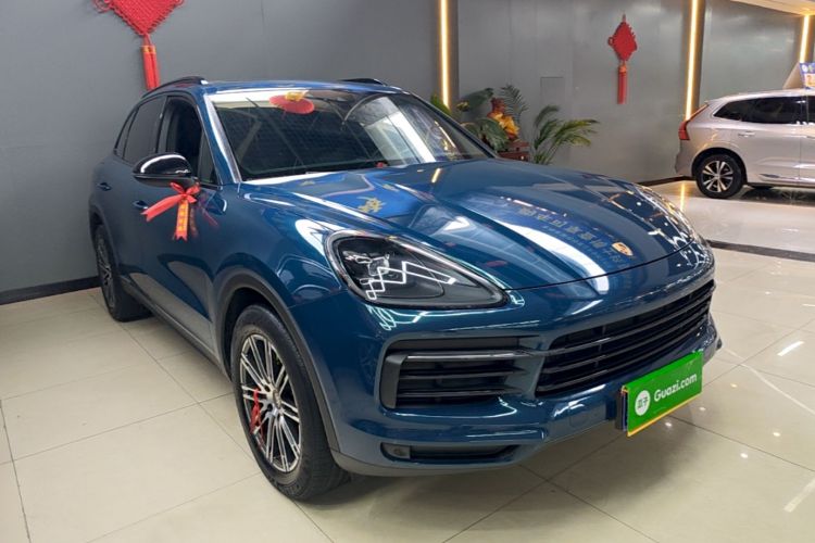 Used Porsche Cayenne E-Hybrid 2019 Cayenne E-Hybrid 2.0T Front Right 45 Deg